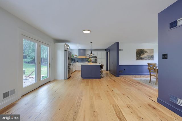 2445 WATER VALLEY RD, Lancaster, PA 17603