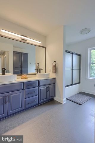 2445 WATER VALLEY RD, Lancaster, PA 17603
