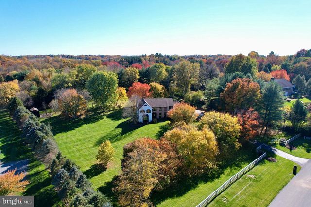2445 WATER VALLEY RD, Lancaster, PA 17603