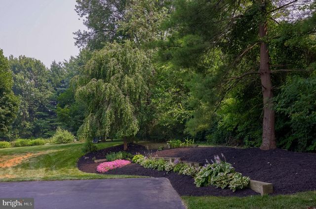 2445 WATER VALLEY RD, Lancaster, PA 17603