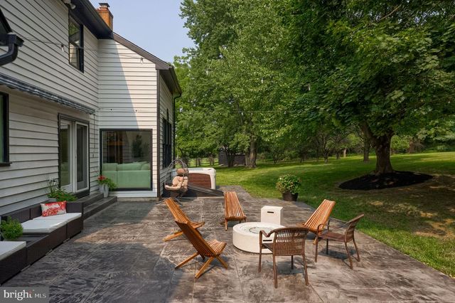2445 WATER VALLEY RD, Lancaster, PA 17603