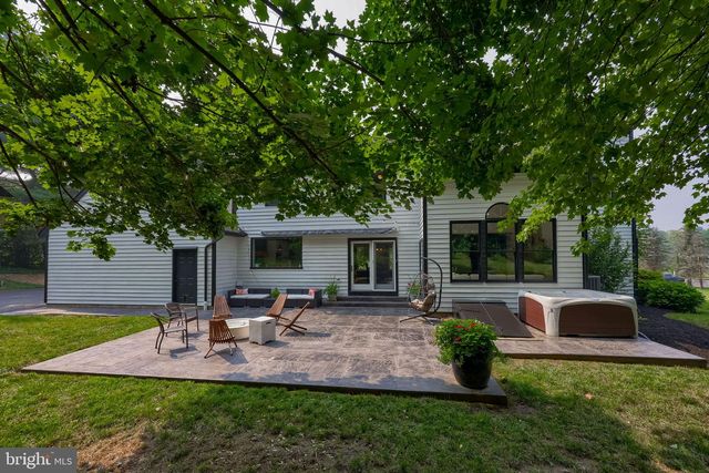 2445 WATER VALLEY RD, Lancaster, PA 17603