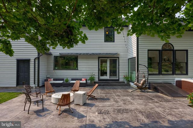 2445 WATER VALLEY RD, Lancaster, PA 17603