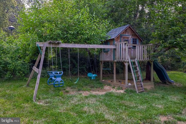 2445 WATER VALLEY RD, Lancaster, PA 17603