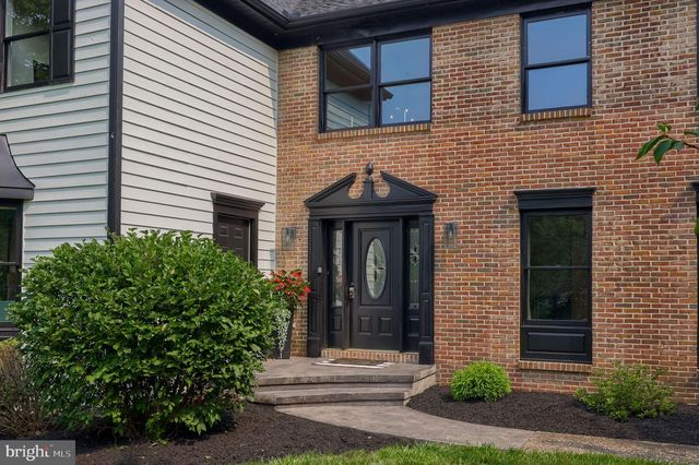 2445 WATER VALLEY RD, Lancaster, PA 17603