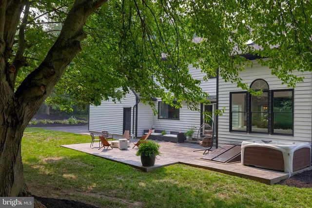 2445 WATER VALLEY RD, Lancaster, PA 17603