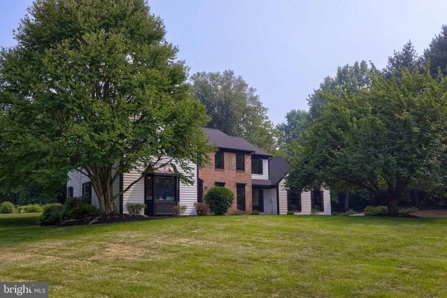 2445 WATER VALLEY RD, Lancaster, PA 17603