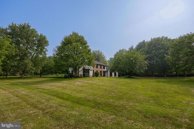 2445 WATER VALLEY RD, Lancaster, PA 17603