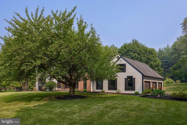 2445 WATER VALLEY RD, Lancaster, PA 17603