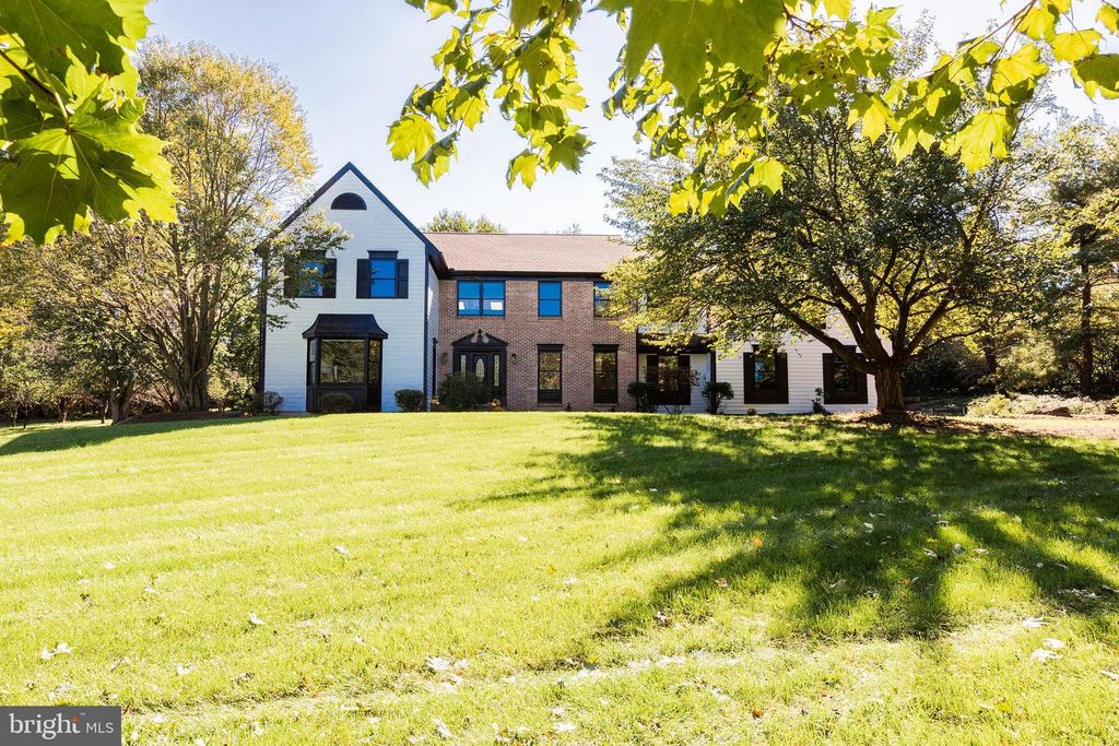 2445 WATER VALLEY RD, Lancaster, PA 17603