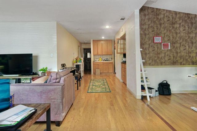 558 Lassen Street, Los Altos, CA 94022