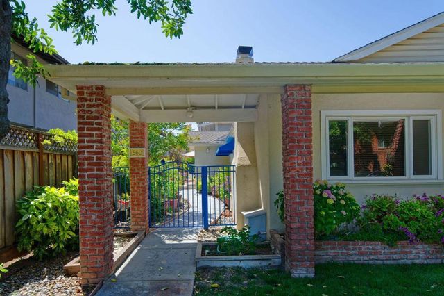 558 Lassen Street, Los Altos, CA 94022