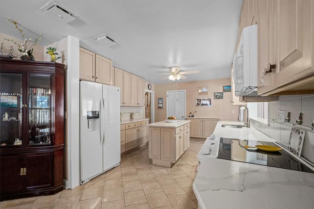 27 Carrigan Avenue, White Plains, NY 10605