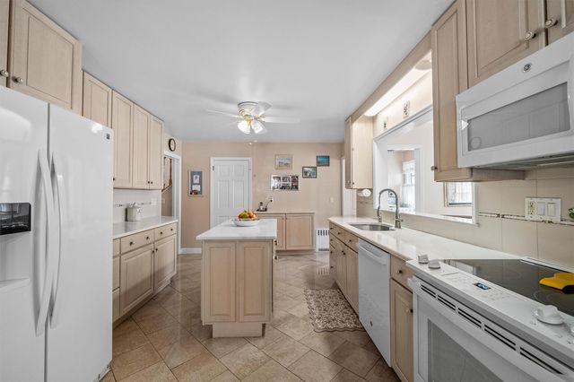 27 Carrigan Avenue, White Plains, NY 10605