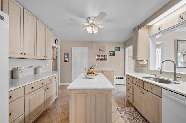 27 Carrigan Avenue, White Plains, NY 10605