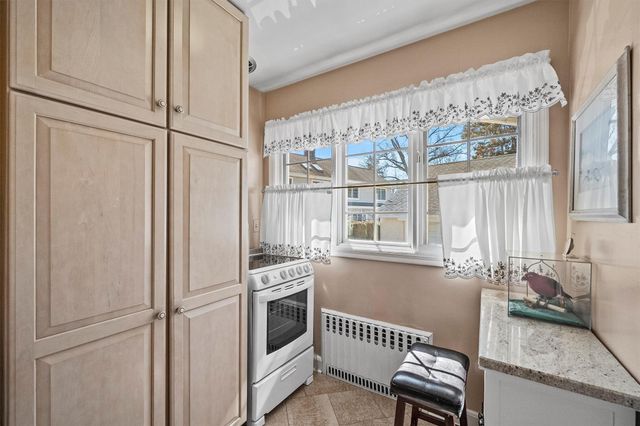 27 Carrigan Avenue, White Plains, NY 10605