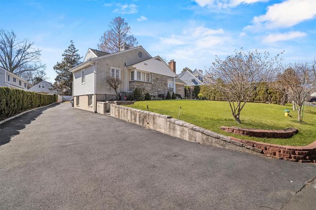 27 Carrigan Avenue, White Plains, NY 10605