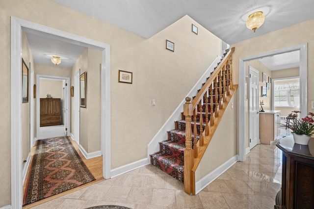 27 Carrigan Avenue, White Plains, NY 10605