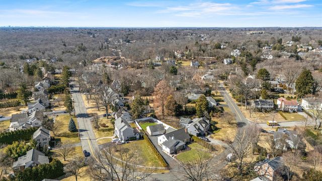 27 Carrigan Avenue, White Plains, NY 10605