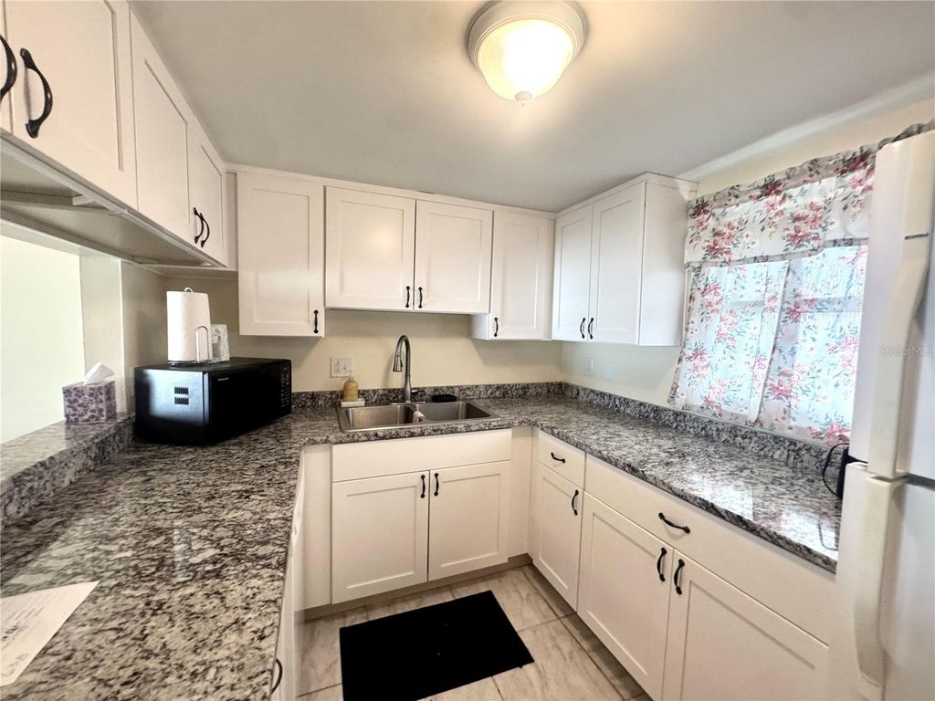 7701 STARKEY ROAD 638, Seminole, FL 33777