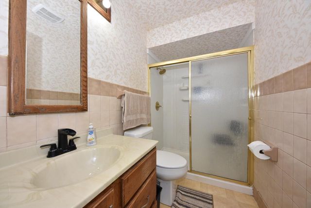 4001 W Cherrywood LANE, Brown Deer, WI 53209
