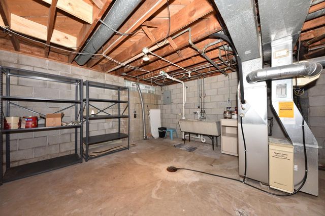 4001 W Cherrywood LANE, Brown Deer, WI 53209