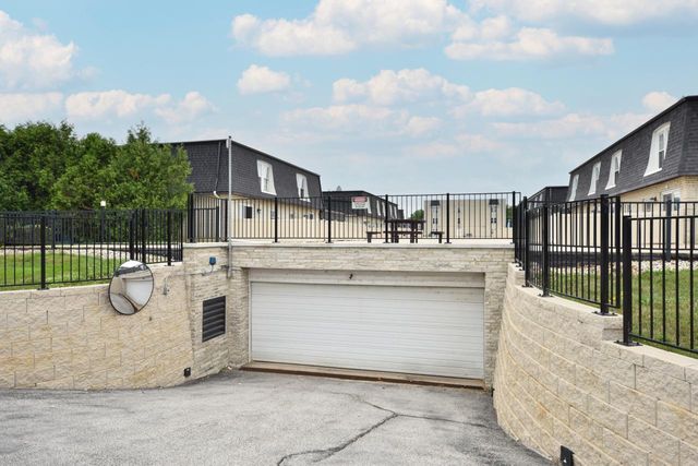 4001 W Cherrywood LANE, Brown Deer, WI 53209