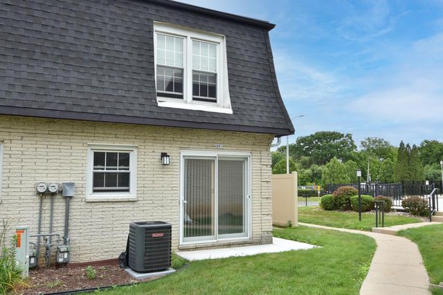 4001 W Cherrywood LANE, Brown Deer, WI 53209