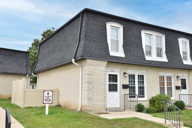 4001 W Cherrywood LANE, Brown Deer, WI 53209