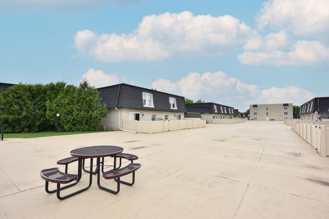 4001 W Cherrywood LANE, Brown Deer, WI 53209