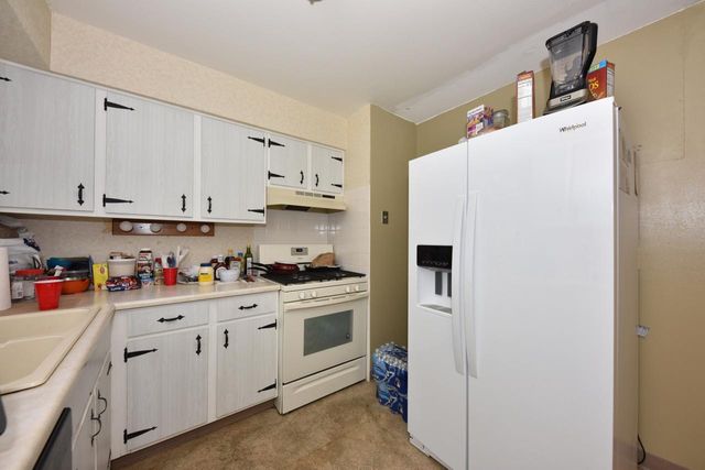 4001 W Cherrywood LANE, Brown Deer, WI 53209