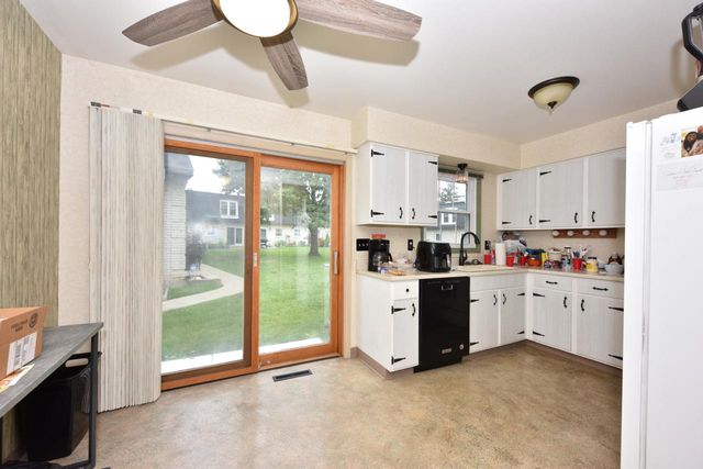 4001 W Cherrywood LANE, Brown Deer, WI 53209