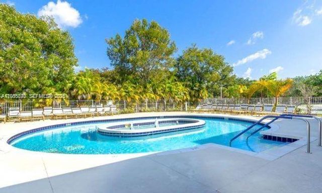 13255 SW 7th Ct 406D, Pembroke Pines, FL 33027