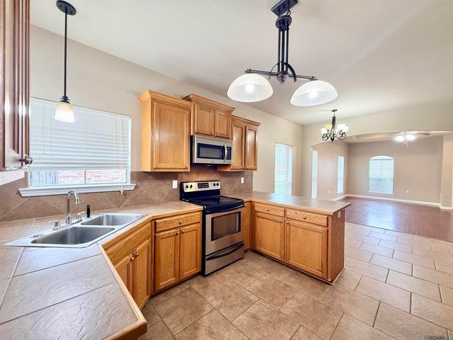 40312 Crestridge Dr, Gonzales, LA 70737