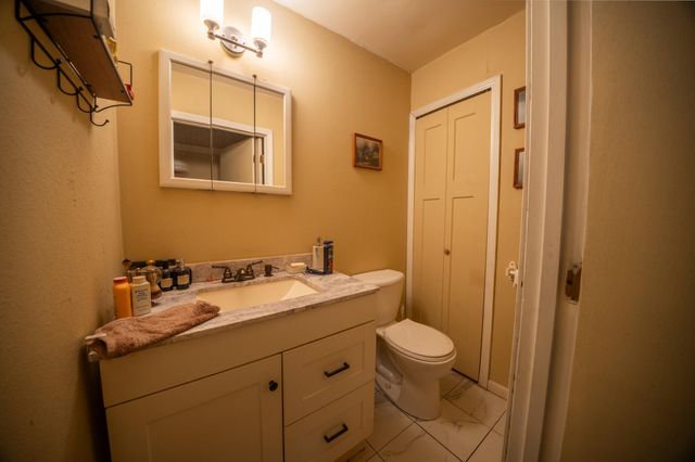 21017 Kenwood Hills Road, Hermitage, MO 65668