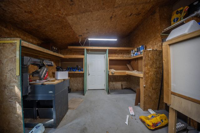 21017 Kenwood Hills Road, Hermitage, MO 65668