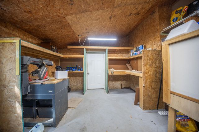 21017 Kenwood Hills Road, Hermitage, MO 65668