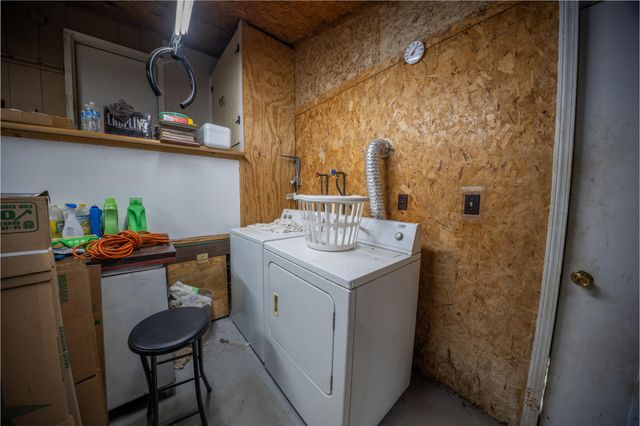 21017 Kenwood Hills Road, Hermitage, MO 65668