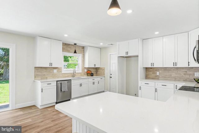 215 MILLERSVILLE RD, Lancaster, PA 17603