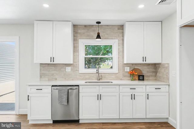 215 MILLERSVILLE RD, Lancaster, PA 17603