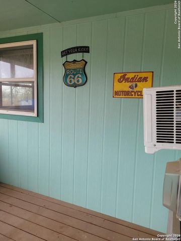 1951 Dowdy Rd, Seguin, TX 78155