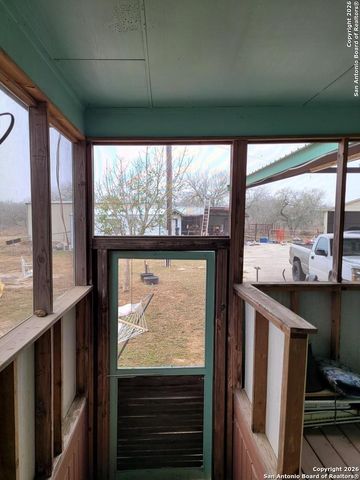 1951 Dowdy Rd, Seguin, TX 78155