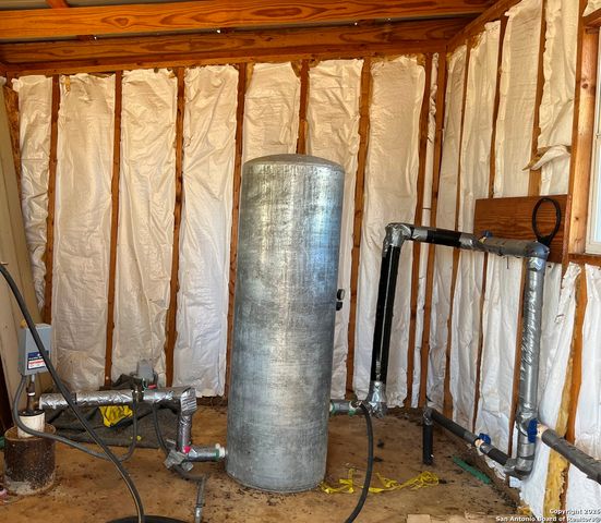 1951 Dowdy Rd, Seguin, TX 78155