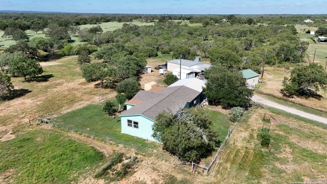 1951 Dowdy Rd, Seguin, TX 78155