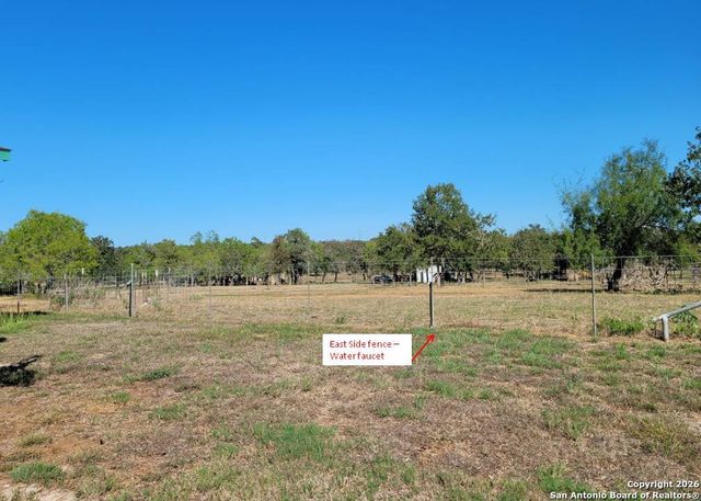 1951 Dowdy Rd, Seguin, TX 78155