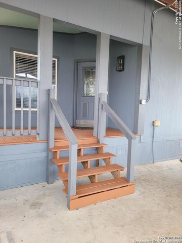 1951 Dowdy Rd, Seguin, TX 78155