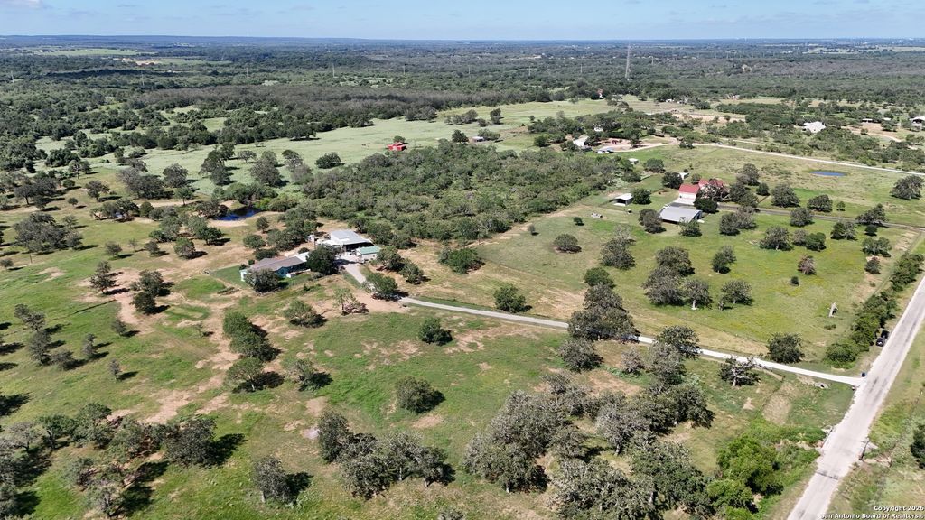 1951 Dowdy Rd, Seguin, TX 78155