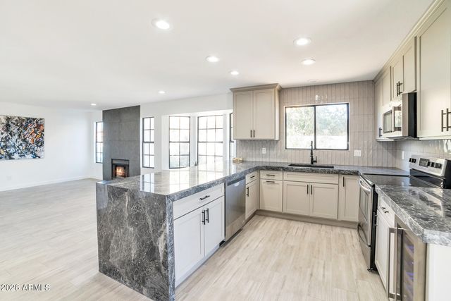 5601 E Paradise Lane, Scottsdale, AZ 85254