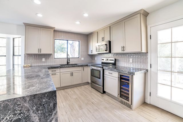 5601 E Paradise Lane, Scottsdale, AZ 85254