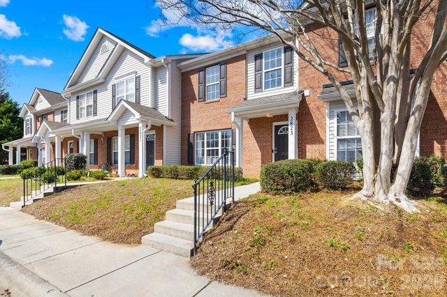 2823 Summergrove Court, Matthews, NC 28105